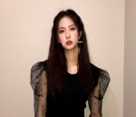 Tampil <i>Fierce</i> Dengan Gaun Hitam