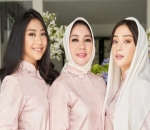 Tampil Kompak Dengan Kakak dan Mama