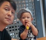 Pasangan Bapak Anak Rupawan