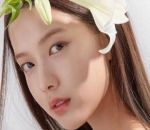 Pancarkan Kecantikan Wanita Usia 20-An