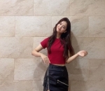 <i>Stunning</i> Dengan <i>Mini Skirt</i> Andalan