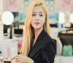 Bikin Pangling Dengan Rambut Pirang