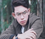 Tampil Karismatik Dengan Kacamata