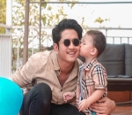 Kecupan Hangat Zayn Untuk Ayah