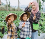 Potret Bahagia Liburan Bersama Anak