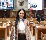 Elegan Khas Ibu Dewan