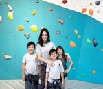 Mencoba Olahraga Panjat Tebing