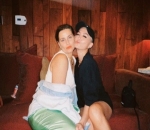 Akrab Bareng Nelly Furtado