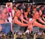 Serasa Jadi Pusat Perhatian