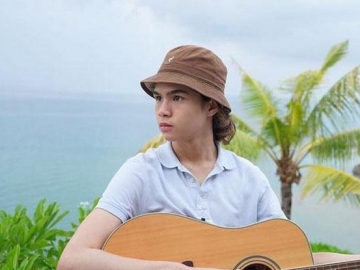 Bereaksi Seperti Ini Saat Nonton Konser Coldplay, Dul Jaelani Banjir Cibiran