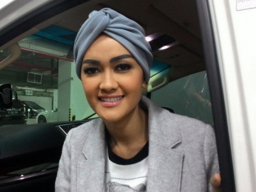 Masih Sakit, Julia Perez Berharap Gaston Castano Datang Menjenguk?