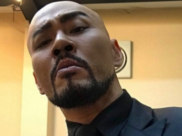 Beri Pesan Untuk Haters, Netizen Malah Salfok Pada Gigi Deddy Corbuzier