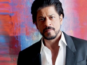 Balik ke India, Shahrukh Khan Hadiri Acara Doa Untuk Mendiang Vinod Khanna