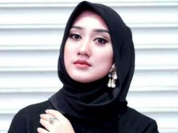 Dian Pelangi Ditagih Bayar Balon, Netizen Nyinyir