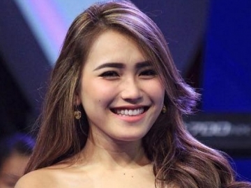 Postingan Ayu Ting Ting Disukai Mulan Jameela, Netizen: Sesama Pelakor 