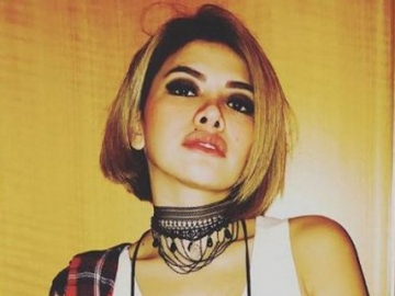 Nikita Mirzani Pamer Pacar Baru di Roma