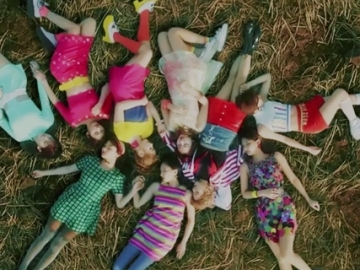 Punya Kekuatan Super, Twice Malah Jatuh ke Tanah di Teaser 'Signal'