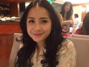 Nagita Slavina Rias Wajahnya Sendiri, Netizen Sindir Ayu Ting Ting Bakal Plagiat