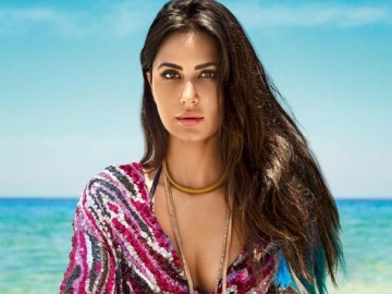 Waduh, Katrina Kaif Dikuntit Fans Fanatik? 