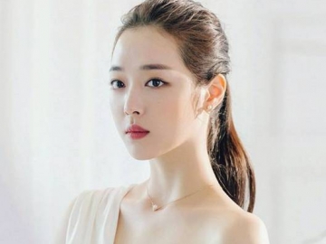 Putus dari Choiza, Sulli Sudah Punya Gandengan Baru? 