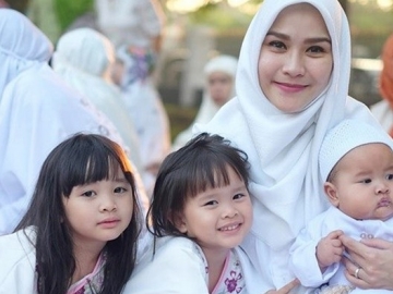FOTO: Jadi Ibu Rumah Tangga, Sibuknya Zaskia Adya Mecca Urus 3 Anak