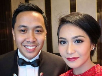 FOTO: Romansa Bulan Madu Seru Marsha Tengker dan Barry Tamin 