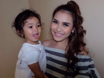 Wow, Tarif Endorse Anak Ayu Ting Ting Ternyata Lebih Mahal dari Rianti Cartwright