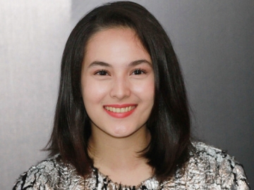 Menang di Ajang Penghargaan, Netizen Kaget Lihat Tubuh Montok Chelsea Islan