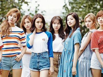 Dance di Jalanan Swiss, TWICE Rilis MV Spesial 'Knock-Knock'