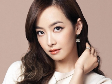 Comeback f(x) Belum Ada Kabar, Victoria Justru Umumkan Debut Solonya