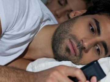 5 Pertanyaan yang Perlu Direnungi Saat Pasangan Selingkuh