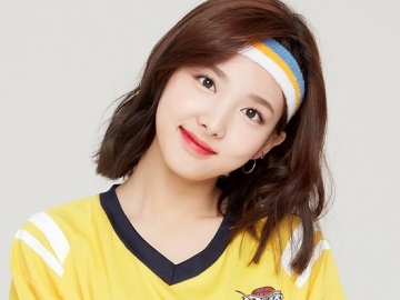 Punya Senyuman Manis Mempesona, Nayeon Twice Dapat Julukan Imut Ini