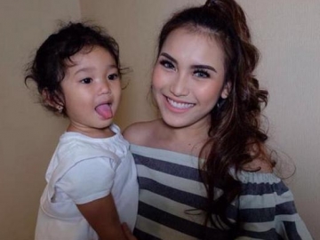Tak Pertemukan Enji dan Anak, Ayu Ting Ting Terancam Dipenjara 3 Tahun