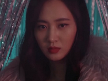 Tampilkan Tiga Karakter Sekaligus di 'Bliss', Yuri SNSD Bikin Netter Merinding