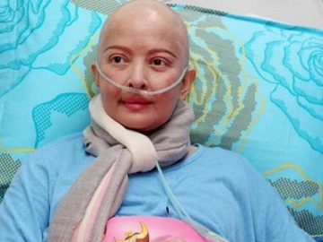 Pesan Terakhir Alm. Yana Zein Ini Jadi Sumber Kekuatan Kedua Putrinya