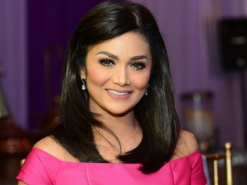 Krisdayanti Tampil Elegan dan Langsing, Netizen: Editannya Keliatan