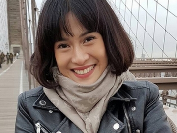 FOTO : Bergaya Edgy, Dian Sastro Memikat dengan Pose Rambut 'Berantakan'