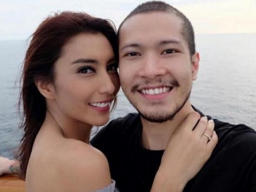 FOTO : Rapi Ala Pekerja Kantoran, Konsep Prewedding Tyas Mirasih & Raiden