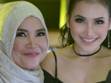 Instagram Diverifikasi, Ibu Ayu Ting Ting Mulai Jajal Jadi Artis