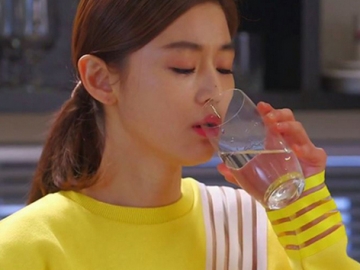 Biar Nggak Gampang Haus Saat Puasa, 5 Cara Ini Bisa Kamu Terapkan