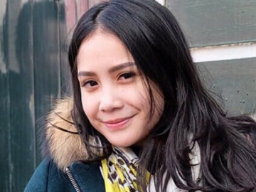 Luwes Jalan di Catwalk, Netizen Salfok Kaki Mulus Nagita Slavina