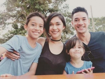 FOTO : Lama Tak Terdengar, Begini Kehidupan Nana Mirdad dan Andrew White Sekarang