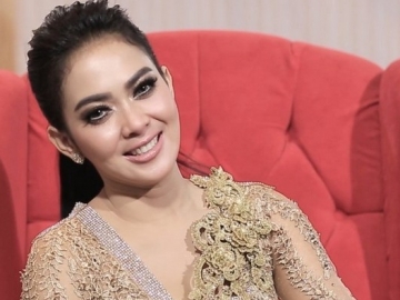 Syahrini Pilih Naik Helikopter ke Bandung, Ada Apa?