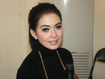 Wujudkan Mimpi Pegawai, Syahrini Boyong 25 Asisten Rayakan Lebaran di Hongkong