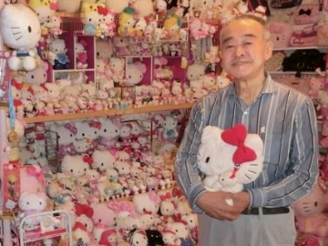 Wow, Kakek 67 Tahun Ini Memiliki Koleksi Hello Kitty Terbanyak di Dunia