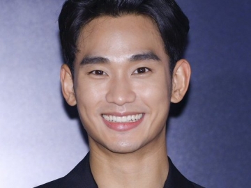 Agensi Klarifikasi Penyebab Kim Soo Hyun Menangis Saat 'VIP Screening' Film 'Real'