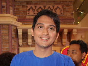 Sering Bareng Cowok-Cowok Ganteng Ini, Lucky Hakim Disebut 'Gay'