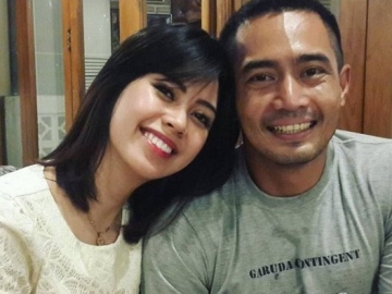 Tulis Status Soal 'Bubar', Istri Yama Carlos Minta Cerai?