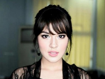 Raisa Dibilang Tak Cantik Saat Pose Begini, Setuju?