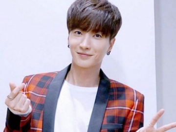 Leeteuk SuJu Akui Ingin Menangis Saat Tampil di Konser SMTOWN, Kenapa?